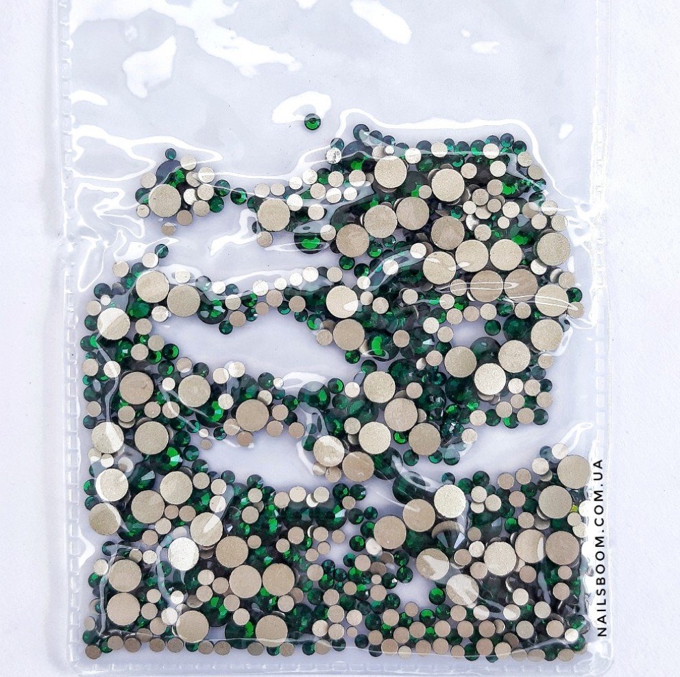 Стразы зелёные 8 Камінці Emerald ss3-ss12, 1000 шт