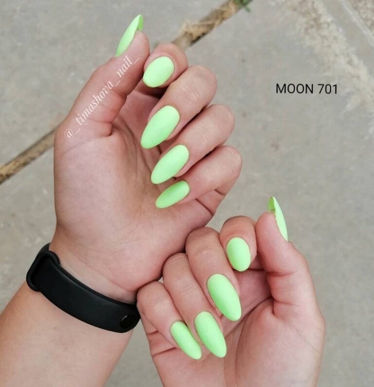 Гель-лак Moon Full Neon №701 (светло-салатовый), 8 мл