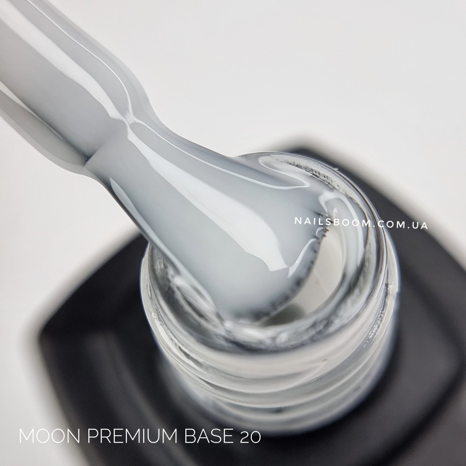 Камуфлююча база MOON Full Premium base №20, 8 мл