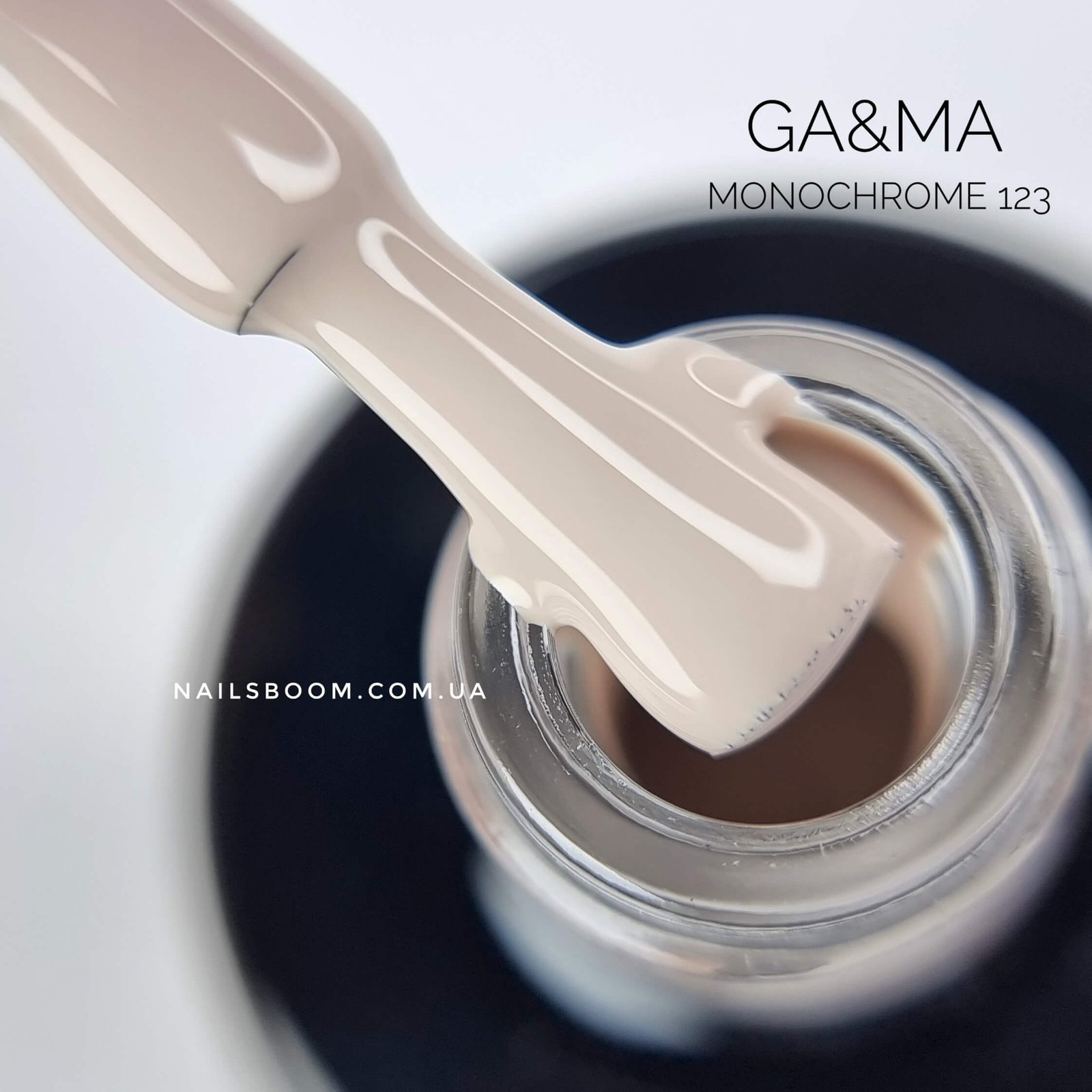 Гель-лак GA&MA Monochrome collection 123 Glacé, 10 мл