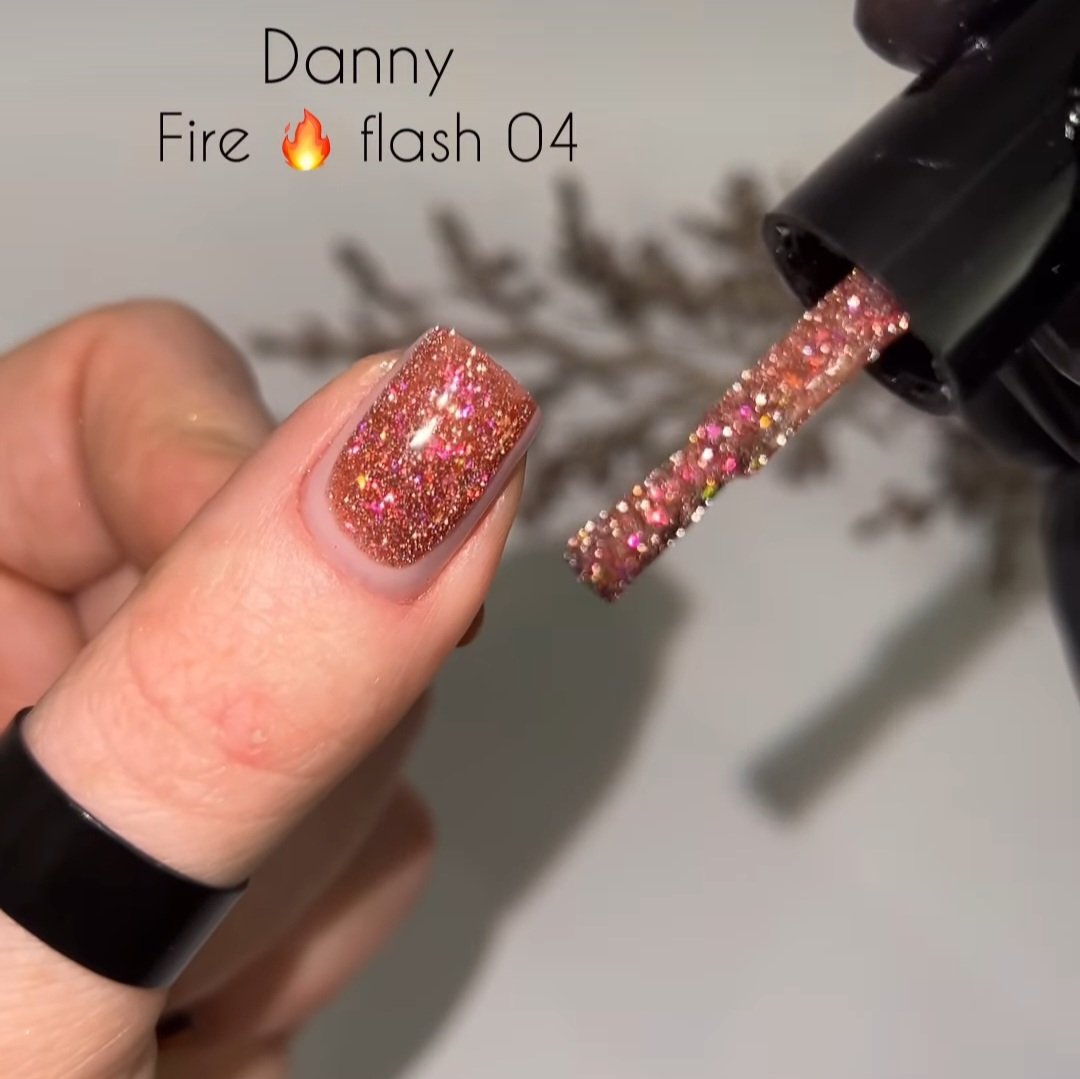 Світловідбиваючий гель-лак DANNY Flash Fire №004, 10 мл
