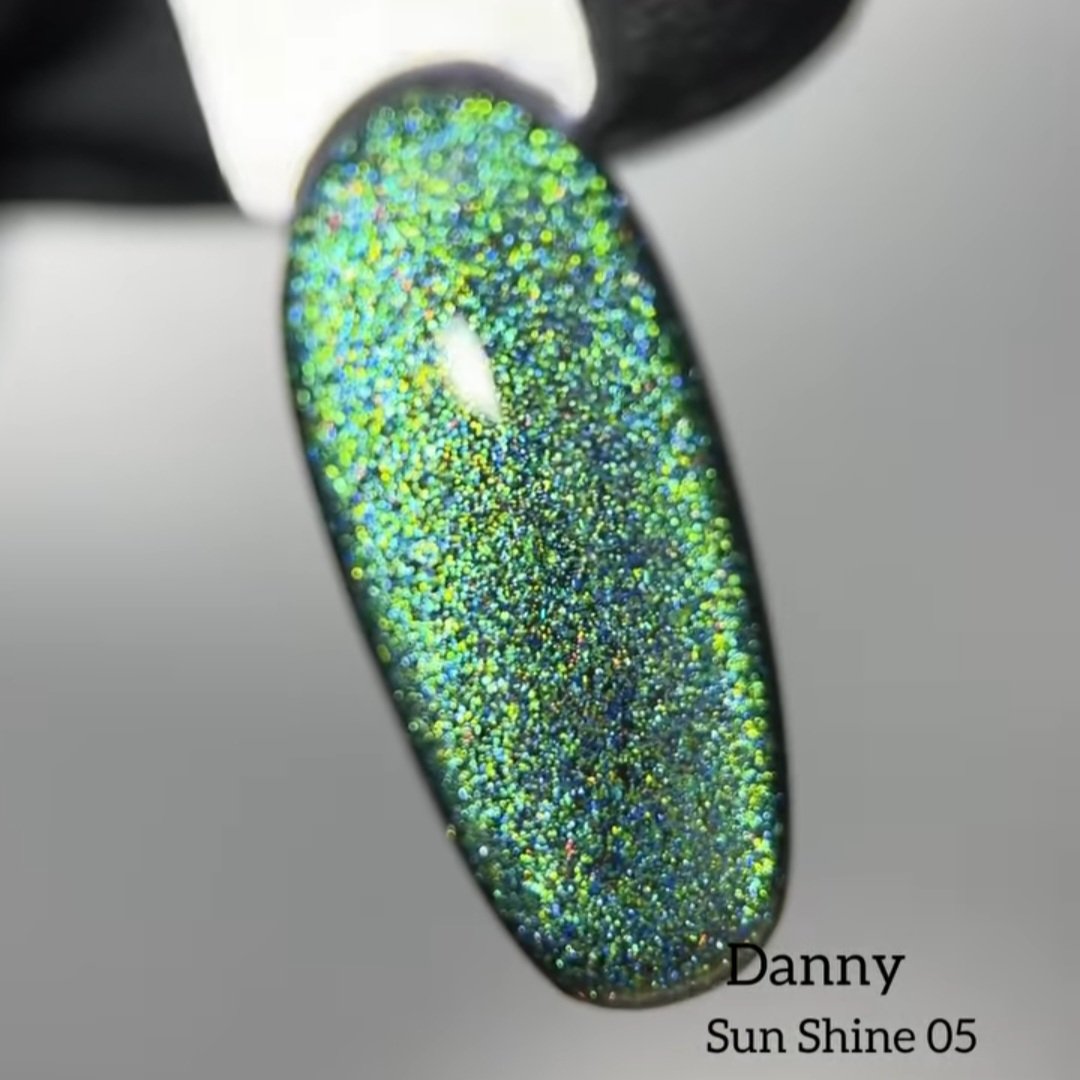 Гель-лак котяче око Danny Sunshine cat eye 05, 12 мл