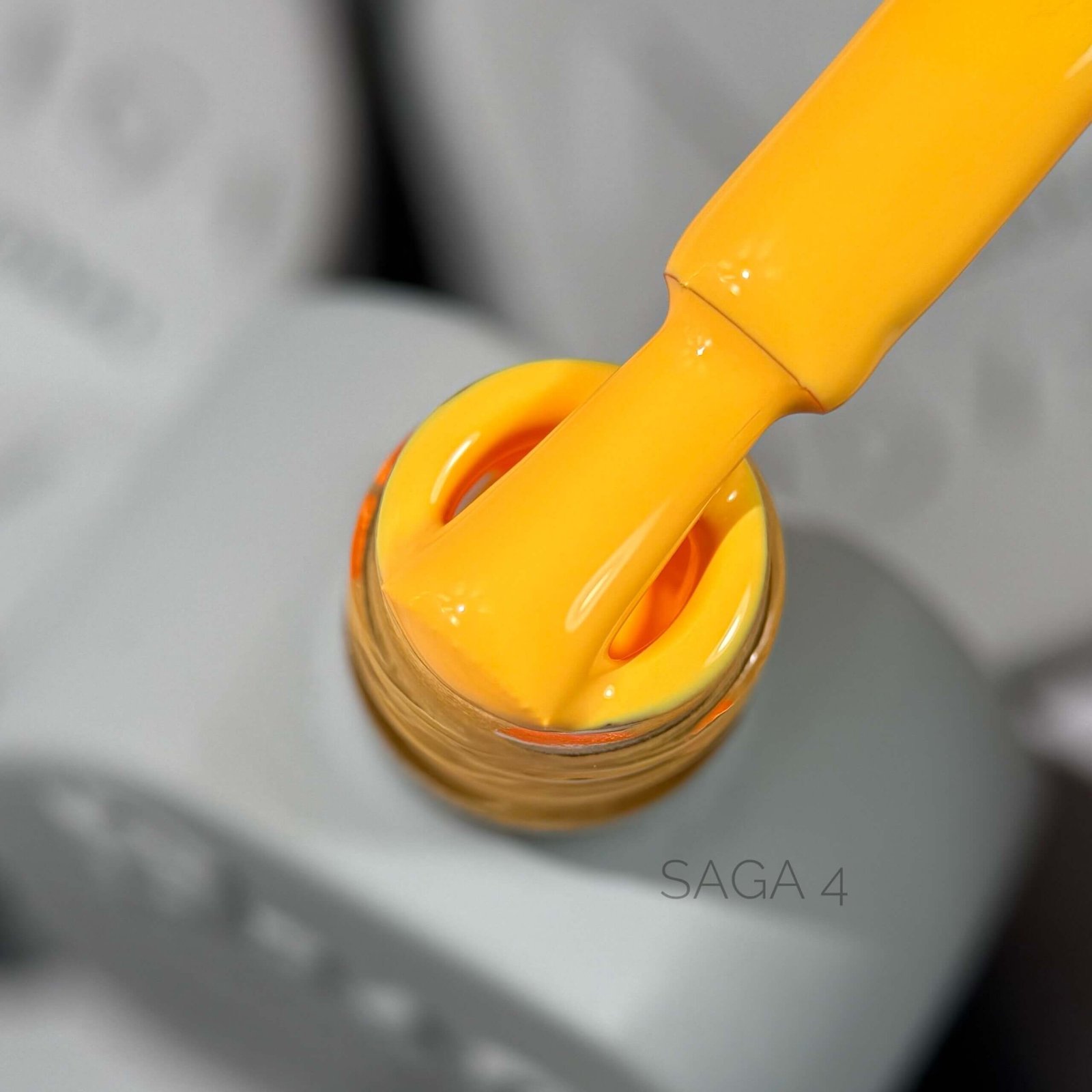 Гель-лак Saga Colorist 04, 10 мл
